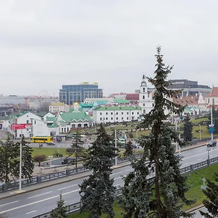 Apartment Prospiekt Pobieditieliei 3 *